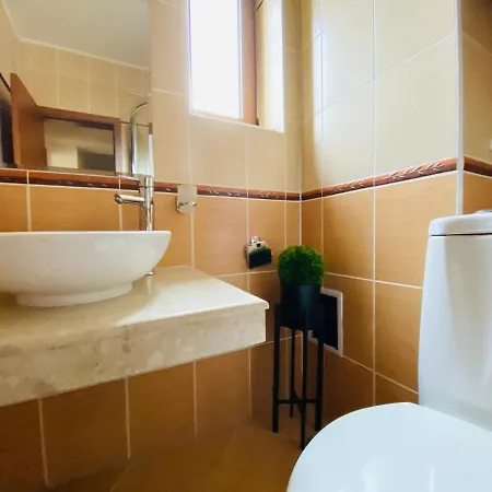 Charming Near Gondola & Bar Street, Cedar 1 Complex Daire Bansko