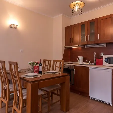 Daire Charming Near Gondola & Bar Street, Cedar 1 Complex