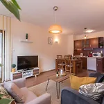 Charming Near Gondola & Bar Street, Cedar 1 Complex דירה בנסקו