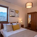 דירה Charming Near Gondola & Bar Street, Cedar 1 Complex בנסקו