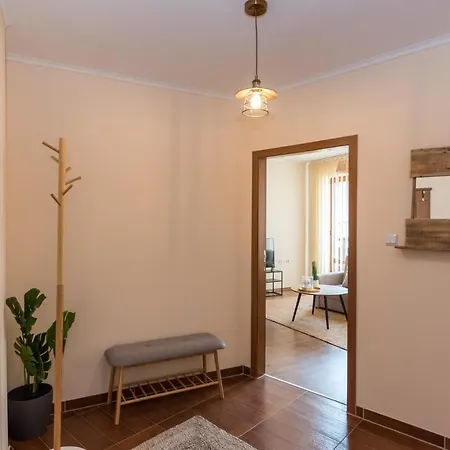 Charming Near Gondola & Bar Street, Cedar 1 Complex Апартаменти