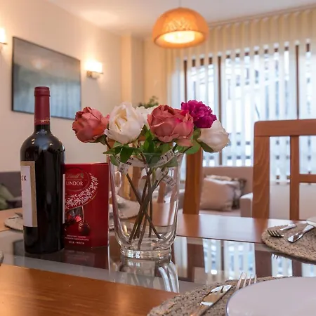 Апартаменти Charming Near Gondola & Bar Street, Cedar 1 Complex Бансько