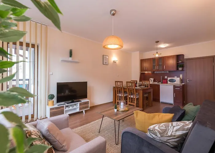 Charming Near Gondola & Bar Street, Cedar 1 Complex Апартамент Банско