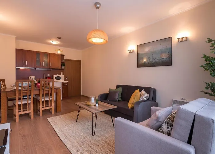 Апартамент Charming Near Gondola & Bar Street, Cedar 1 Complex